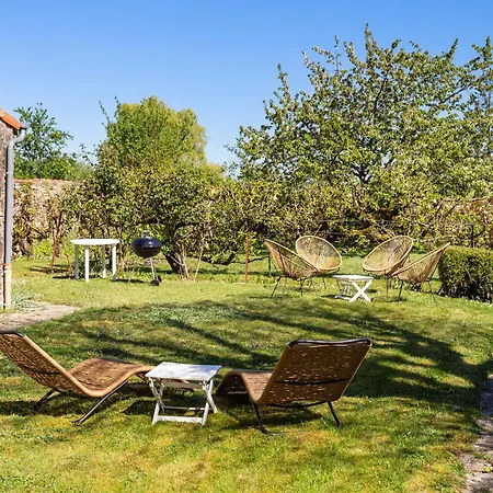 Dom wakacyjny Maison Caron Jardin, Spacieuse Et Familiale *