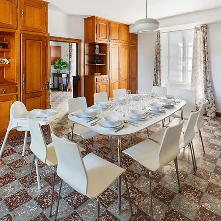 Dom wakacyjny Maison Caron Jardin, Spacieuse Et Familiale