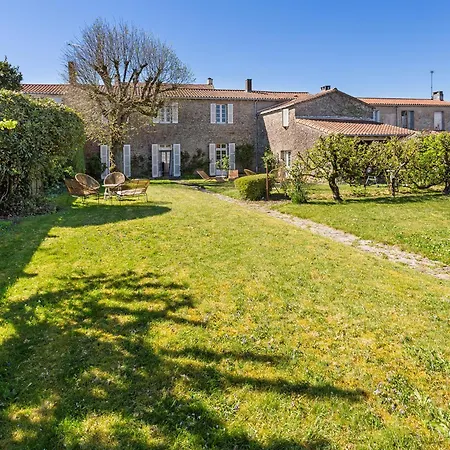Casa vacanze Maison Caron Jardin, Spacieuse Et Familiale